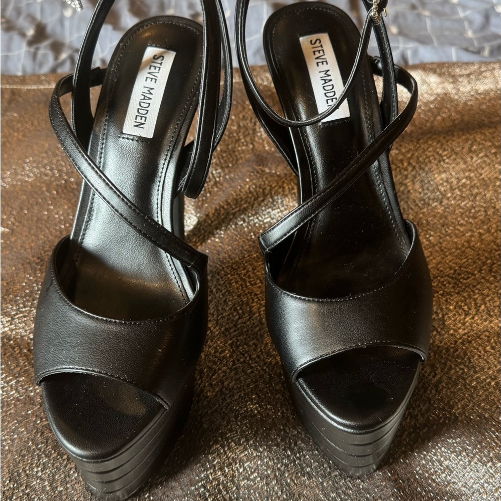 Steve Madden Larssa Black platform Heel Ankle Strap Peep Toe Heeled Sandals